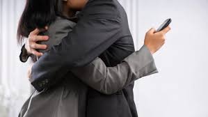 27 Body Language Signs Your Partner May Be Cheating