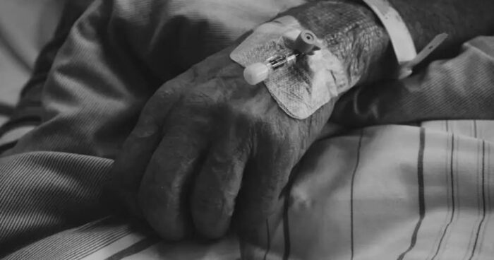 If Your Parent Shows These 3 Signs, They May Be Nearing the End of Life. Prepare Yourself for What’s to Come